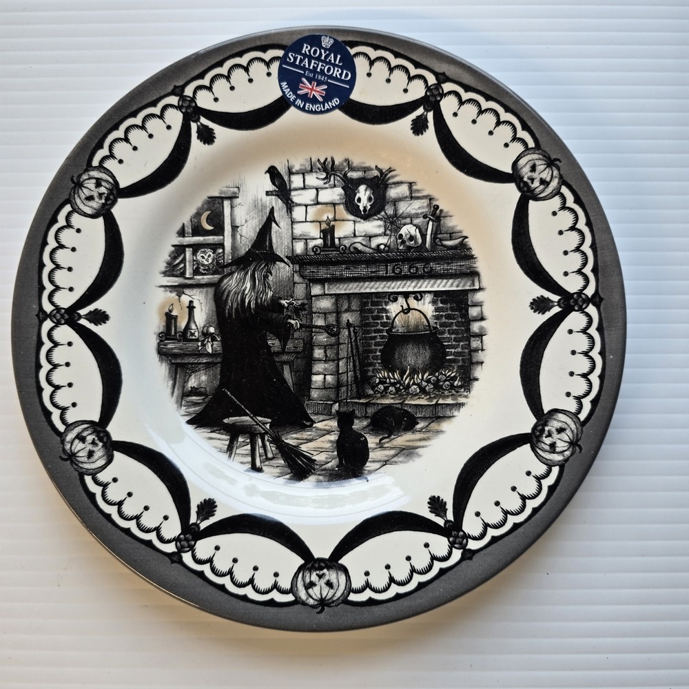 Halloween Royal Stafford 3 Witches‎ Ghost Cat  Plate 8.5" England